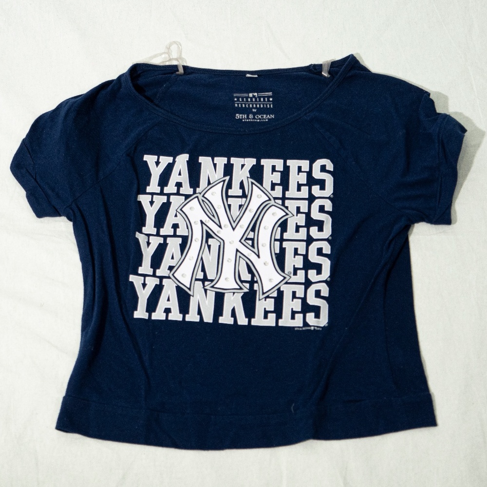 Genuine Merchandise Yankees Tshirt Girls Size 12